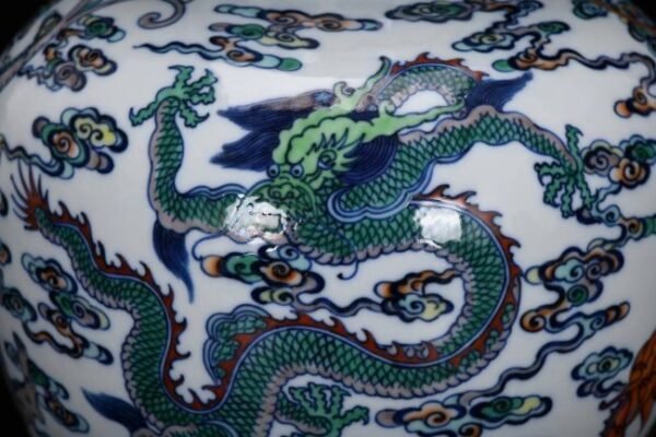 Qing Dynasty Qianlong period, blue and white doucai nine-dragon gourd bottle - Image 3