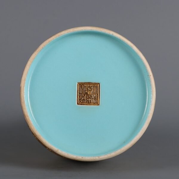 Qing Dynasty Qianlong Period Gold Carved Three-Dollar Pattern Rattle Bell Zun - Image 9