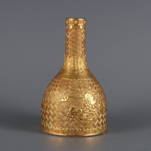 Qing Dynasty Qianlong Period Gold Carved Three-Dollar Pattern Rattle Bell Zun - Image 2