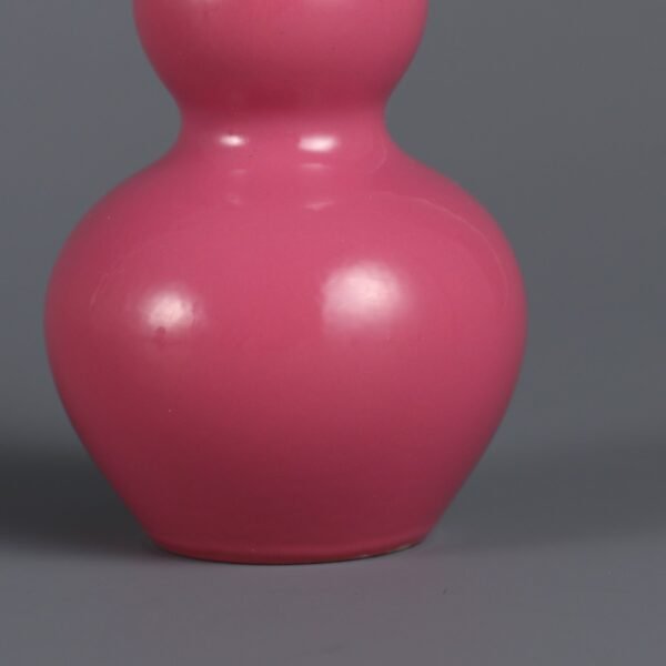 A pair of rouge-red glaze gourd snuff bottles made in the Qianlong period of the Qing Dynasty - Image 3