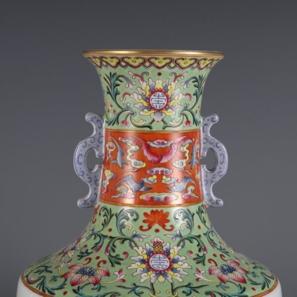 Qing Dynasty Qianlong period pink enamel crane pattern double-handled appreciation vase - Image 8