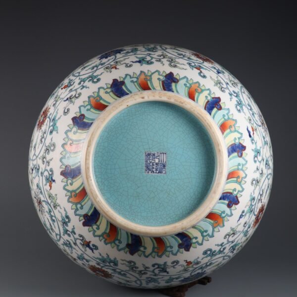pattern of the Eight Immortals in Doucai made in the Qianlong period of the Qing Dynasty - Image 8