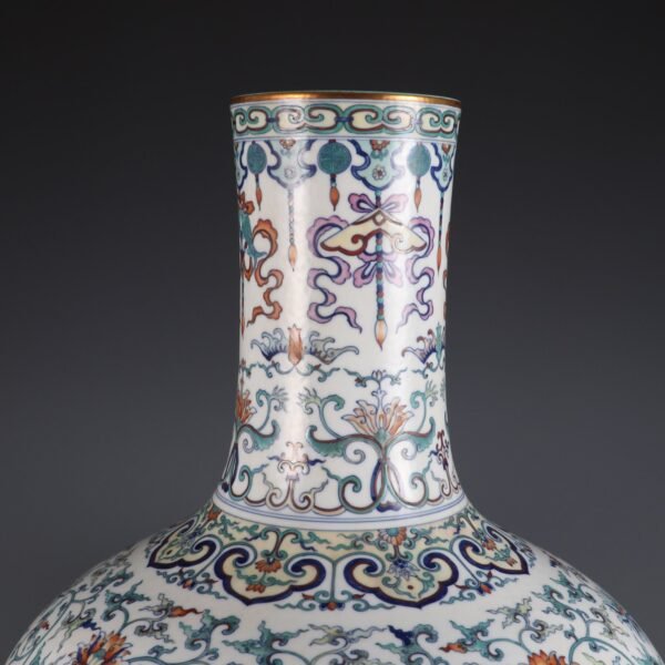 pattern of the Eight Immortals in Doucai made in the Qianlong period of the Qing Dynasty - Image 3