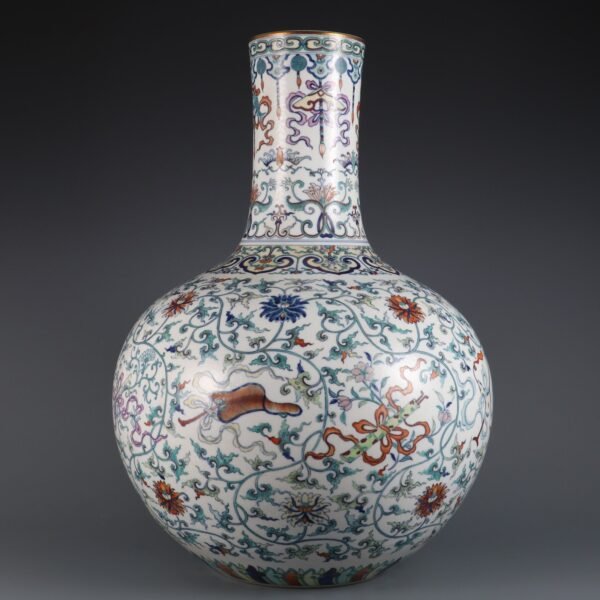 pattern of the Eight Immortals in Doucai made in the Qianlong period of the Qing Dynasty