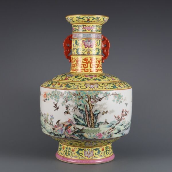 picture of birds paying homage to the phoenix, made in the Qianlong period of the Qing Dynasty