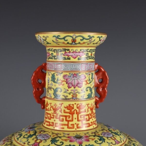 picture of birds paying homage to the phoenix, made in the Qianlong period of the Qing Dynasty - Image 4