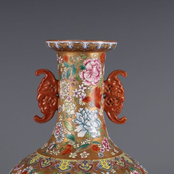 Qing Dynasty Qianlong Period Gold Ground Famille Rose Open Window Landscape Figures Blessing Ear - Image 3
