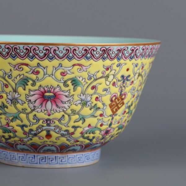 Yellow-ground enamel passionflower-patterned bowl, made in the Qianlong period of the Qing Dynasty - Image 3