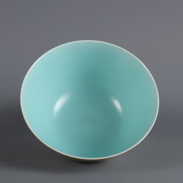Yellow-ground enamel passionflower-patterned bowl, made in the Qianlong period of the Qing Dynasty - Image 6