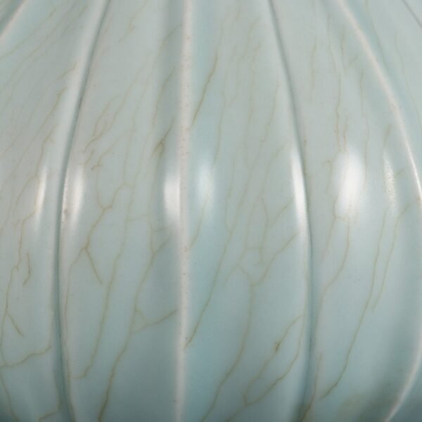Qing Dynasty Qianlong period bean green glaze melon and rhombus double handle garlic vase - Image 8