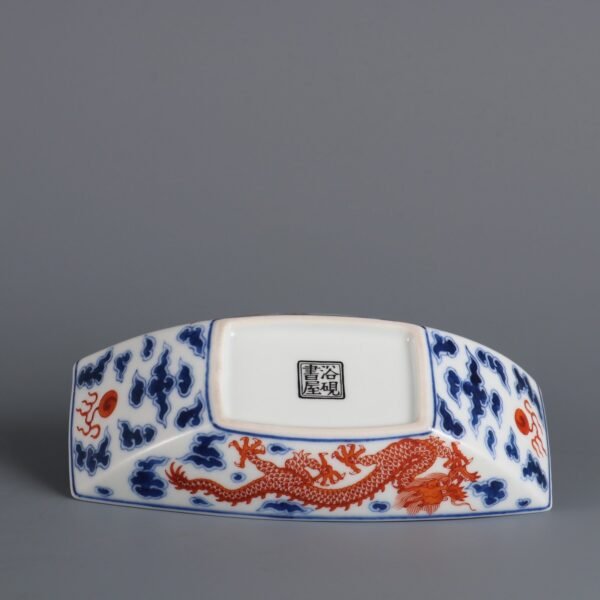 Qing Dynasty Yongzheng Period Blue and white with alum red color cloud dragon pattern tea boat - Image 8
