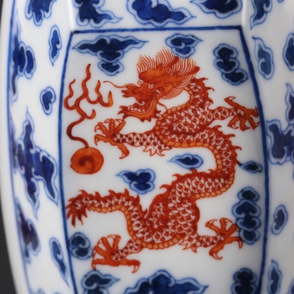 Qing Dynasty Yongzheng Period Blue and white with alum red color cloud dragon pattern tea boat - Image 7