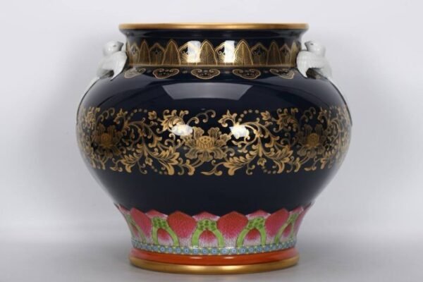 Qing Dynasty, Qianlong period, enameled blue and gold-painted double-handled swallow jar