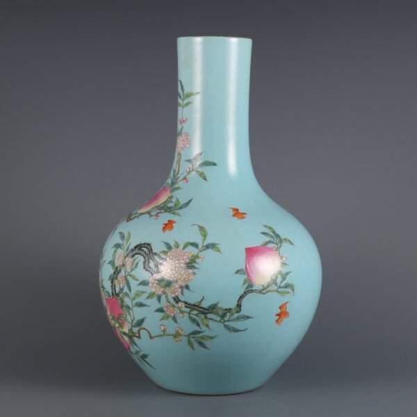 Qing Dynasty Qianlong period turquoise green ground pink nine peach pattern celestial globe vase - Image 2