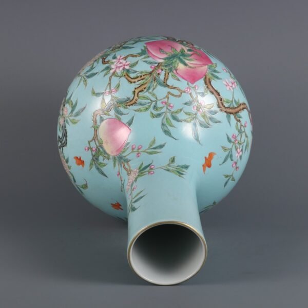 Qing Dynasty Qianlong period turquoise green ground pink nine peach pattern celestial globe vase - Image 7