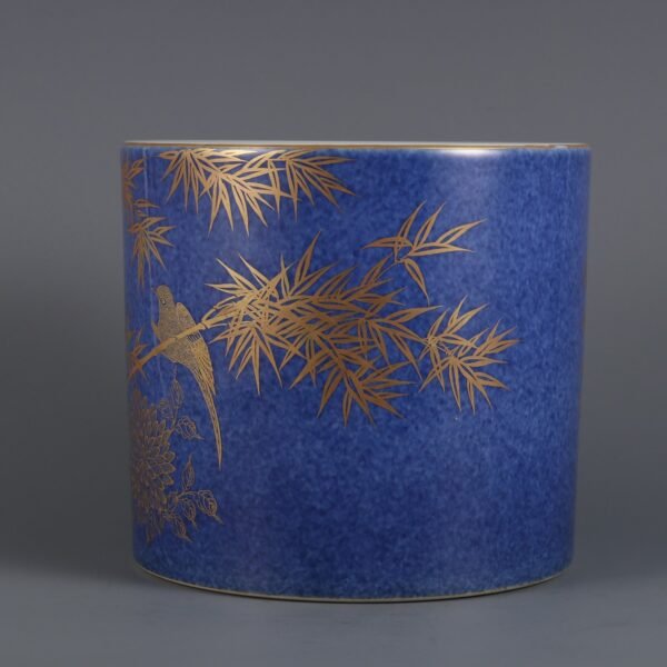 Qing Dynasty Qianlong Period Snowflake Blue Glaze Gold Bamboo and Bird Pattern Pen Holder - Image 2