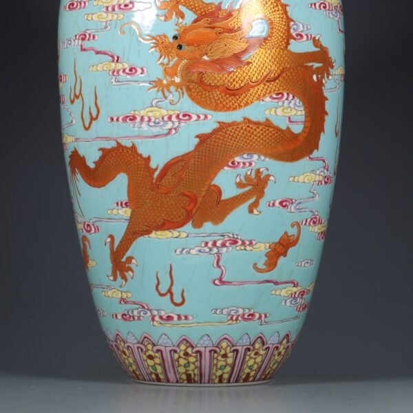 Qing Dynasty Qianlong period green ground pink enamel cloud dragon pattern Fu ear plum vase - Image 5