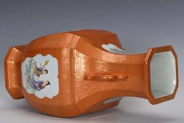 Qing Dynasty, Qianlong period, enameled and gilded square vase with double handles - Image 4