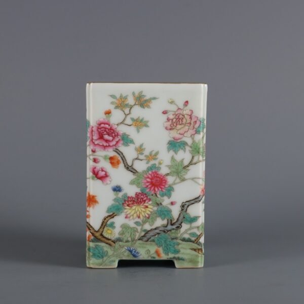 pattern made in pastel colors during the reign of Emperor Qianlong of the Qing Dynasty - Image 2