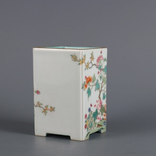 pattern made in pastel colors during the reign of Emperor Qianlong of the Qing Dynasty - Image 4