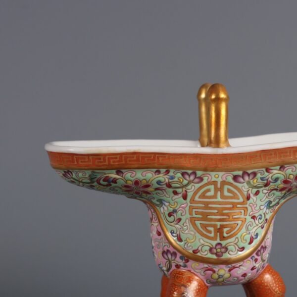 Qing Dynasty Qianlong Period Turquoise Green Ground Pastel-Robed Longevity Pattern Jue Cup - Image 4