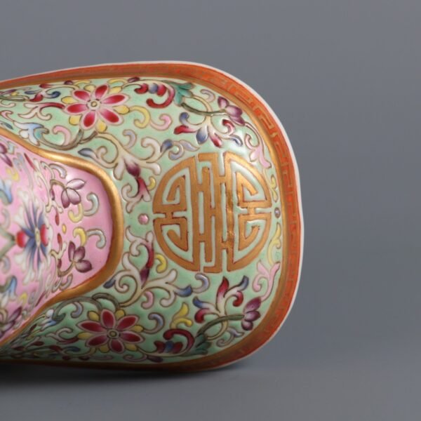 Qing Dynasty Qianlong Period Turquoise Green Ground Pastel-Robed Longevity Pattern Jue Cup - Image 6