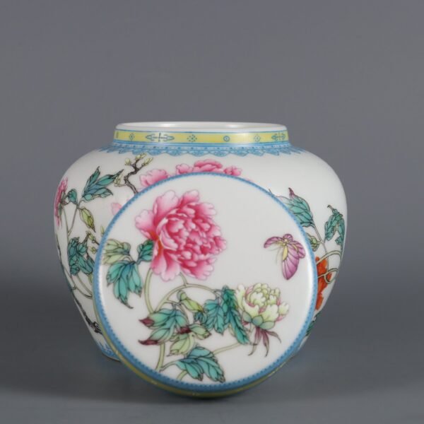 Qing Dynasty Yongzheng period enameled emerald peony pattern tea can - Image 2