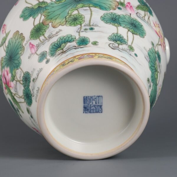 Qing Dynasty Qianlong period pink lotus pattern animal ears arhat vase - Image 9
