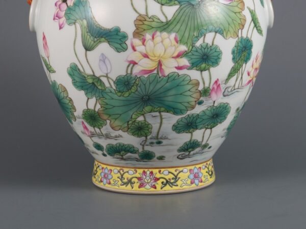Qing Dynasty Qianlong period pink lotus pattern animal ears arhat vase - Image 6