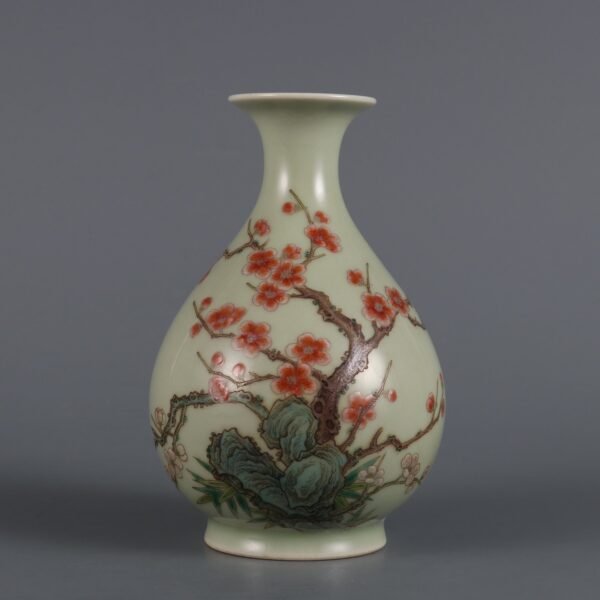 Qing Dynasty Qianlong period bean green glaze with pink peach blossom pattern jade pot spring vase