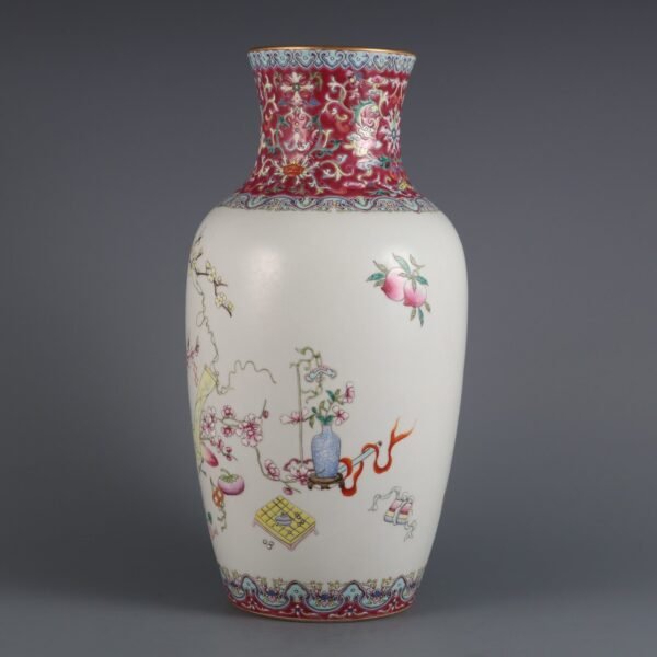Qing Dynasty Qianlong period powder enamel Bogu pattern appreciation vase - Image 2