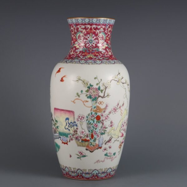 Qing Dynasty Qianlong period powder enamel Bogu pattern appreciation vase