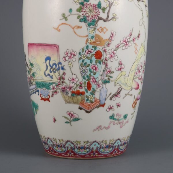 Qing Dynasty Qianlong period powder enamel Bogu pattern appreciation vase - Image 3