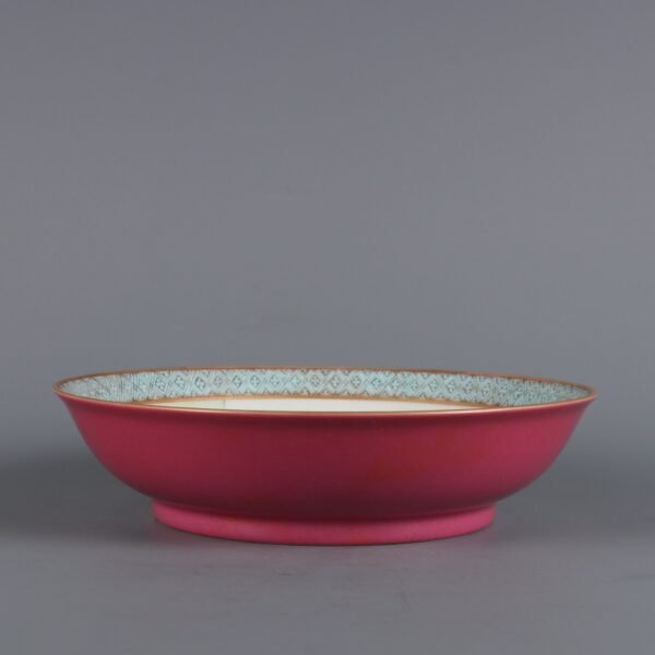 Qing Yongzheng Period Rouge Red Glaze Pastel Three Chickens Appreciation Plate - Image 4