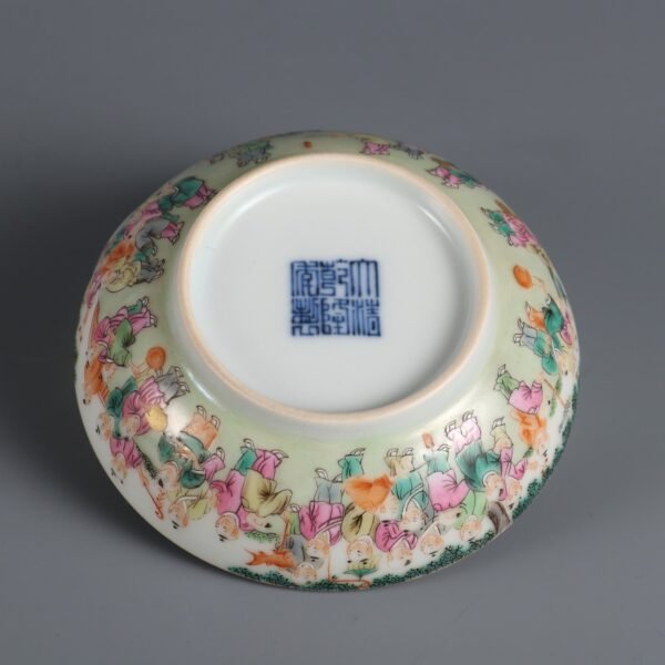 Qing Dynasty Qianlong Period Famille Rose Hundred Children Picture Opening Kirin - Image 9
