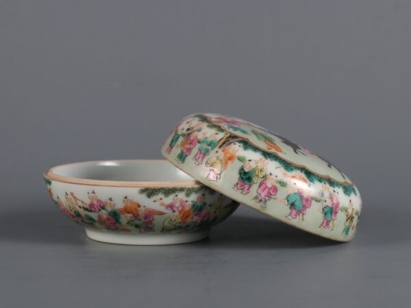 Qing Dynasty Qianlong Period Famille Rose Hundred Children Picture Opening Kirin - Image 2