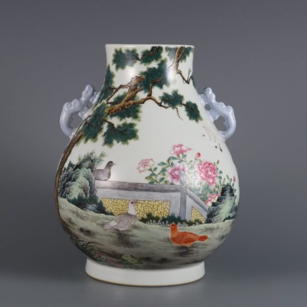 Qing Dynasty Qianlong Period Porcelain Peace Dove Ruyi Ear Vase