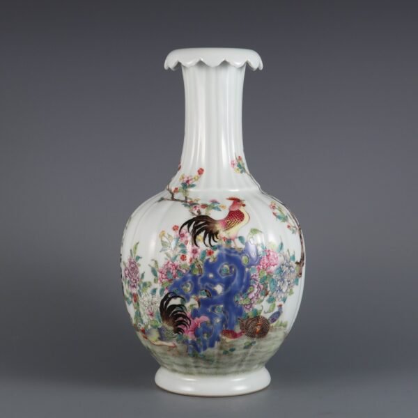 Qing Dynasty Qianlong period powder enamel official top grade melon rhombus round mouth vase