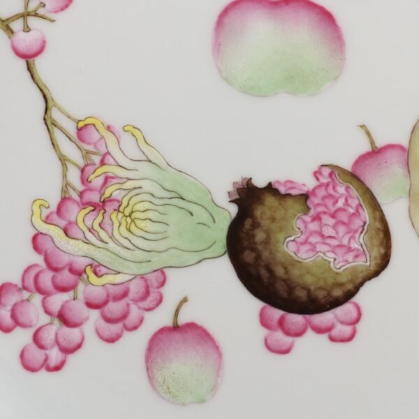 melon-fruit-patterned appreciation plates made in the Yongzheng period of the Qing Dynasty - Image 3