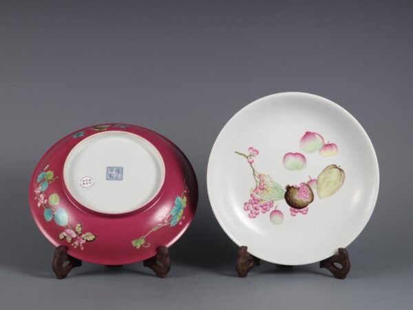 melon-fruit-patterned appreciation plates made in the Yongzheng period of the Qing Dynasty - Image 2