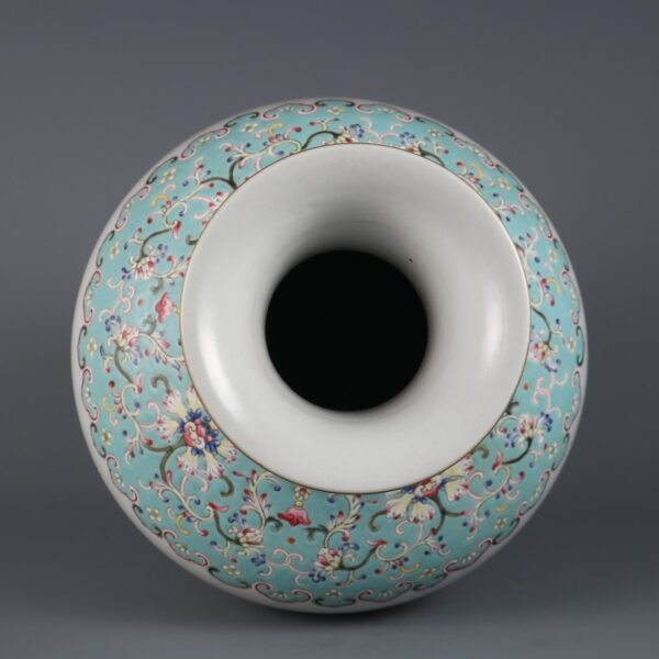Qing Dynasty Qianlong period turquoise green ground pastel flower pattern large appreciation vase - Image 5