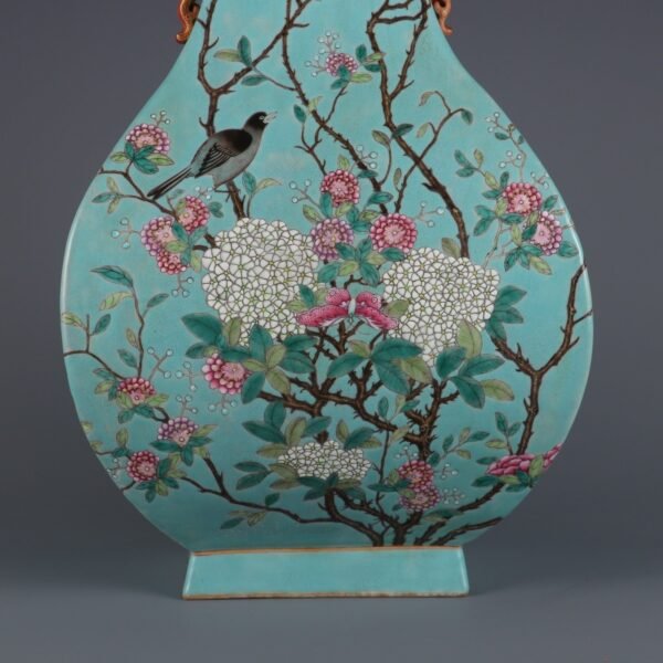 Qing Daoguang Period Turquoise Green Ground Famille Rose Flower and Bird Pattern - Image 6
