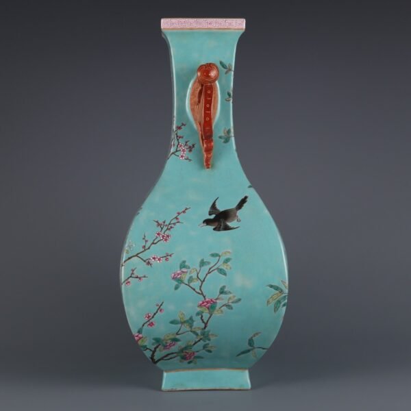 Qing Daoguang Period Turquoise Green Ground Famille Rose Flower and Bird Pattern - Image 2
