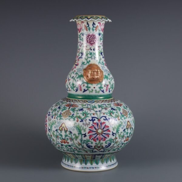 pattern animal ear gourd vase made in the Qianlong period of the Qing Dynasty - Image 2