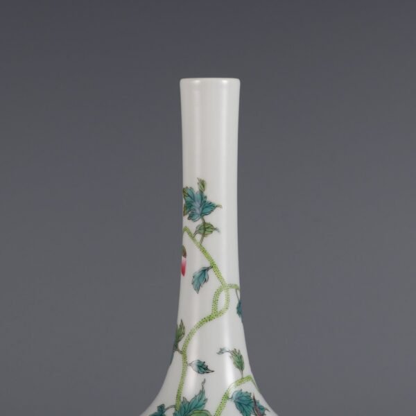 Qing Dynasty Yongzheng Period Famille Rose Flower and Bird Pattern Poems and Poems Vase - Image 5