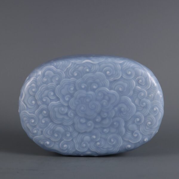 Sky blue glaze carved auspicious cloud pattern pillow made in the Qianlong period of the Qing Dynast - Image 7