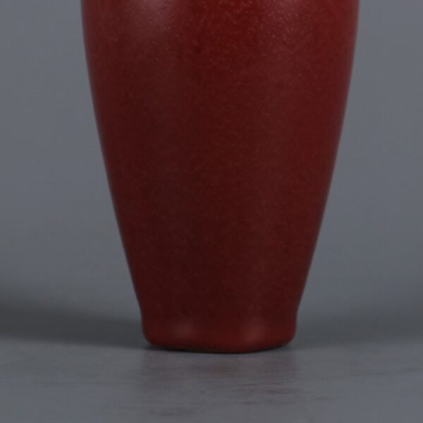 Qing Dynasty Kangxi Year Cowpea Red Glaze Radish Vase - Image 3
