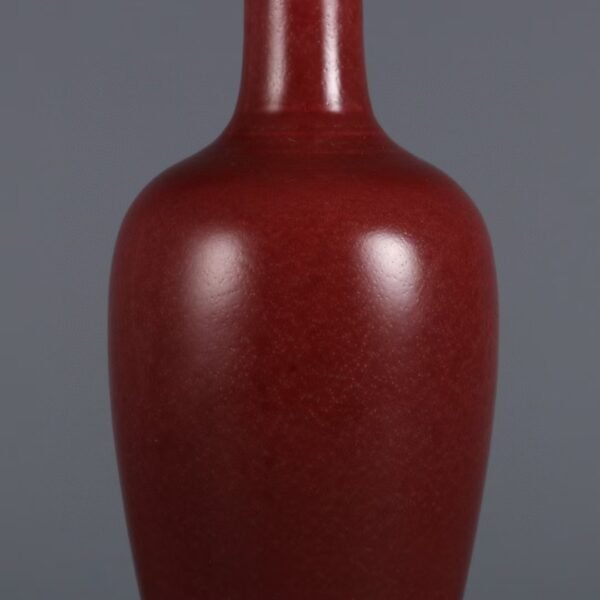 Qing Dynasty Kangxi Year Cowpea Red Glaze Radish Vase - Image 4