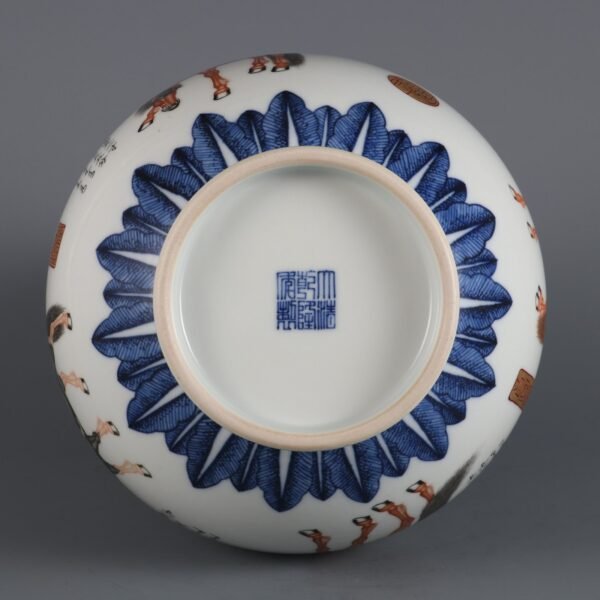 Qing Dynasty Qianlong period blue and white with enamel eight horses dove ear vase - Image 8