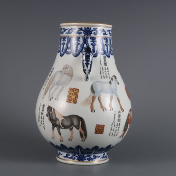 Qing Dynasty Qianlong period blue and white with enamel eight horses dove ear vase - Image 3